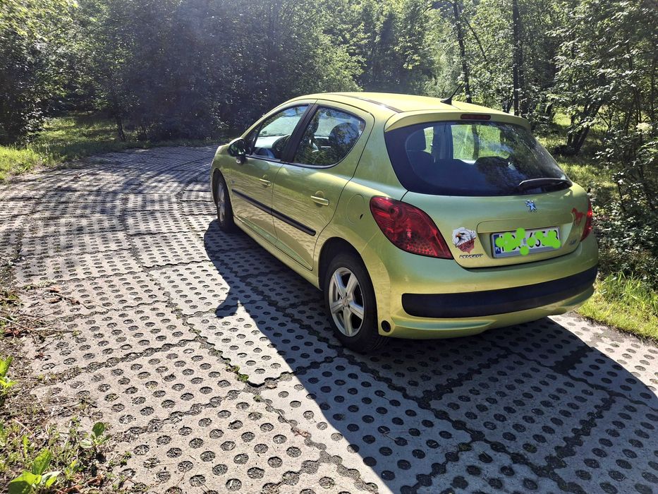 Peugeot  207 + GAZ