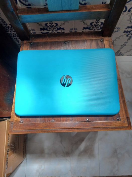 Portátil HP Stream 11, 2GB ram, 32GB disco, Linux - para peças