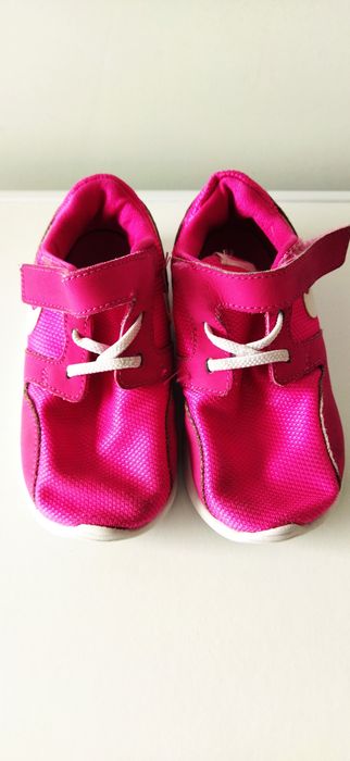 Sapatilhas Geox e Nike 25