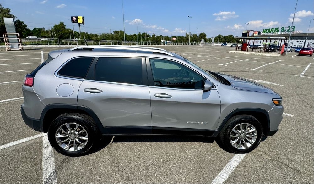 Jeep Cherokee Latitude Plus 2.4 L