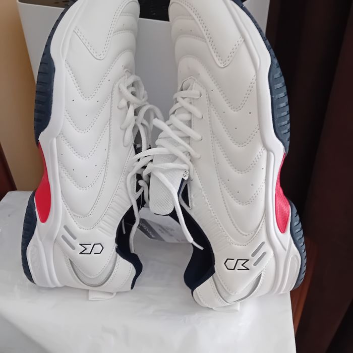 Кросівки чоловiчі низькі