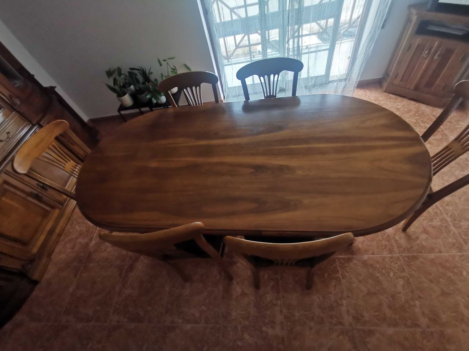 Móvel de sala e mesa