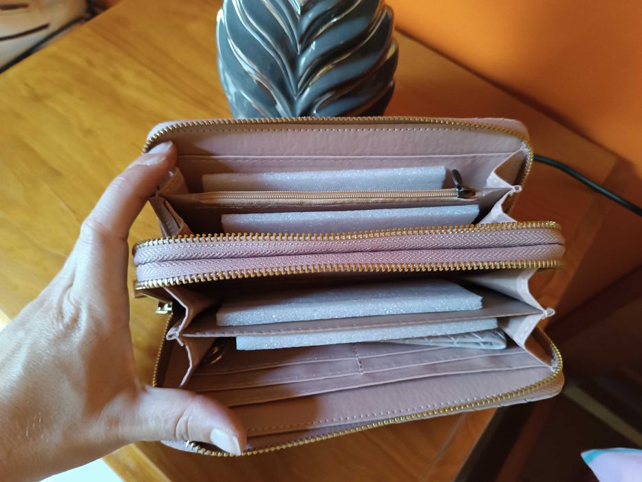 Carteira rosa por estrear