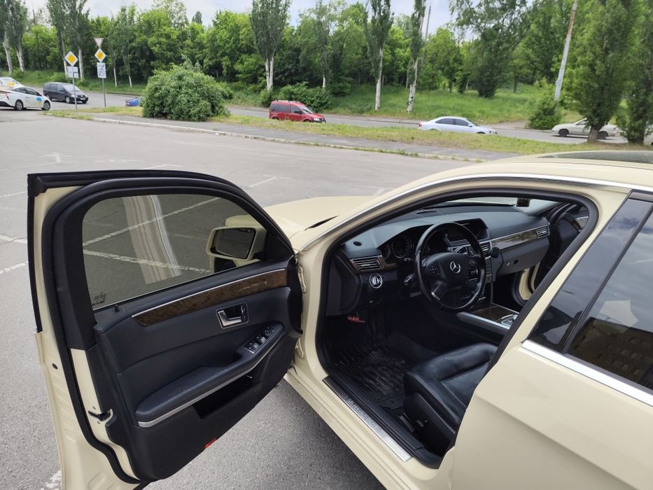 Mercedes Benz E-Class W212