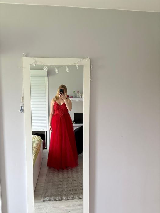 Sukienka na studniówkę