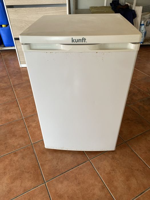 Congelador Vertical Kunft 85L – Bom estado