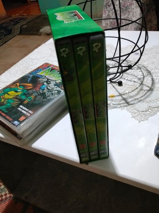 Lote Nostalgia: Pack Hot Wheels AcceleRacers + DVDs Tartarugas Ninja + Jogo PC