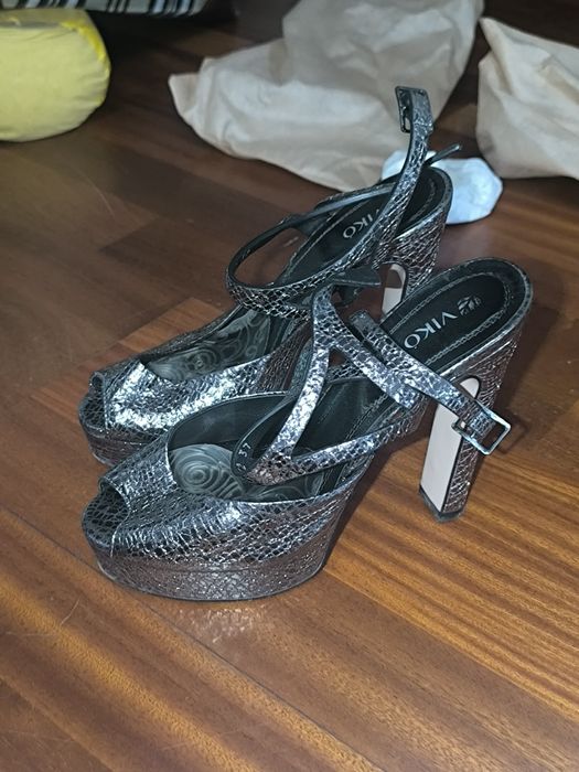 Туфлі на каблуку шкіряні жіночі блискучі випускні вечірні