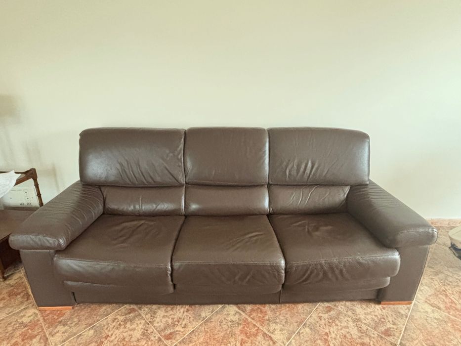 Sofá 3 lugares em pele verdadeira