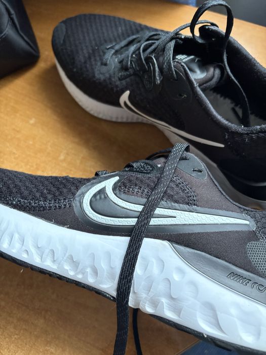 Кросівки nike жіночі 39 р