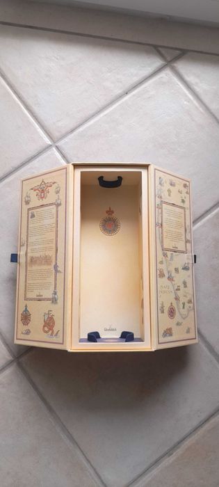 Caixa de Whisky Glenfiddich (vazia)