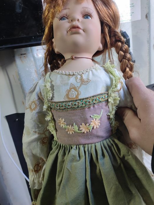Stara ,duża lalka ceramika,około 80 cm,w wystroju ludowym