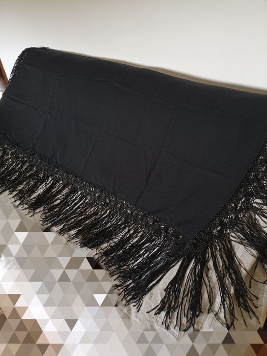 Xaile de fadista com 100 anos - merino e fio de seda