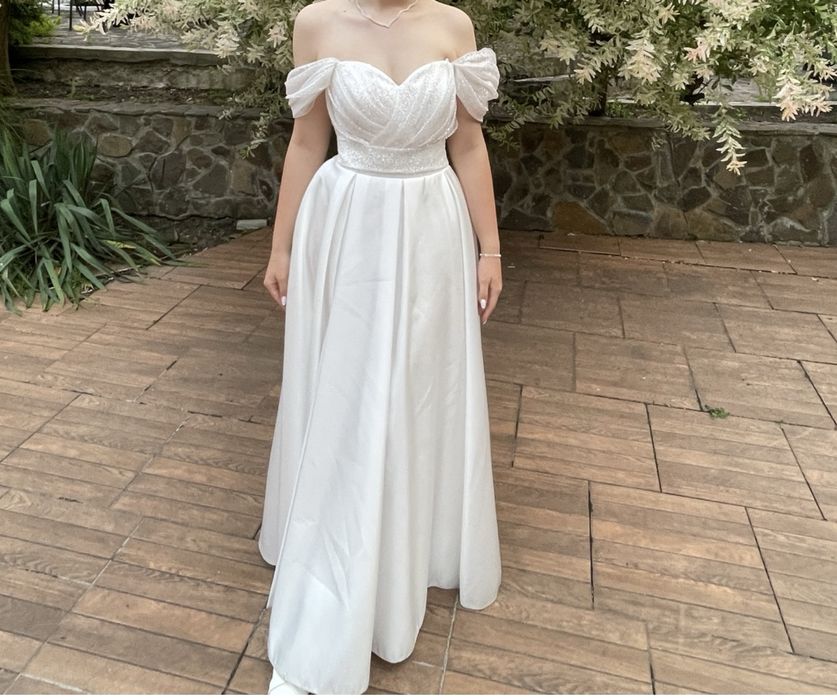 Продам випускне,весільне плаття