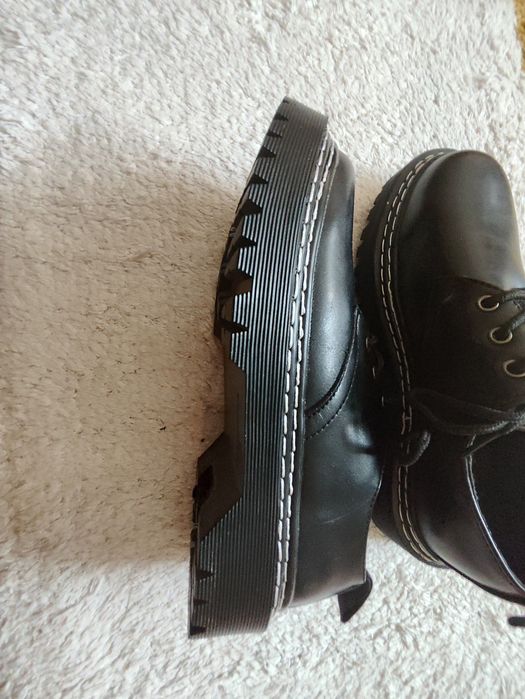 Sprzedam buty damskie