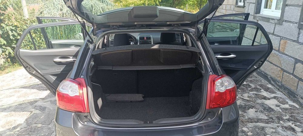 Toyota Auris 2011 1.4 D4D 90cv 162.000km — photo 2