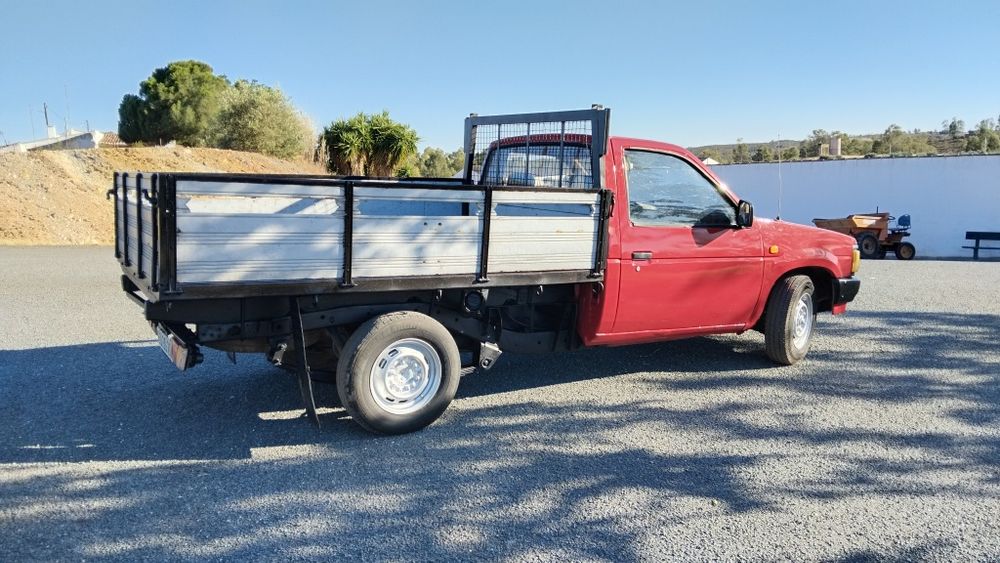Nissan pick up 4x2 3 lugares
