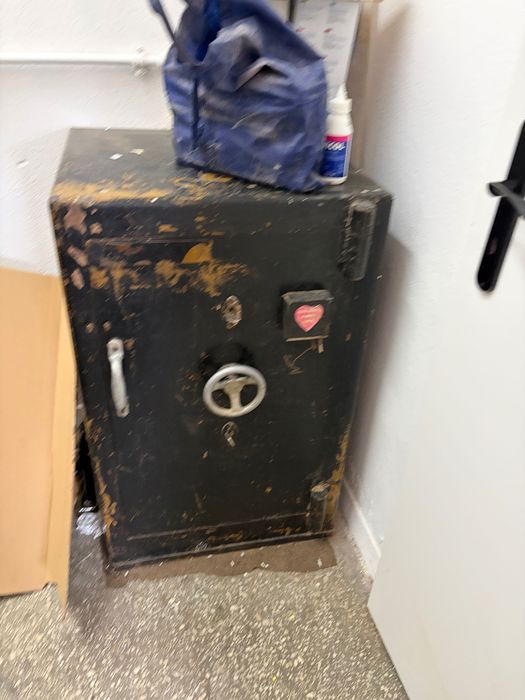 Sejf biurowy, ciężki masywny