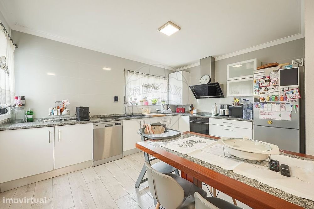 Apartamento T2 | 2 WC | Garagem | 5min a pé da praia