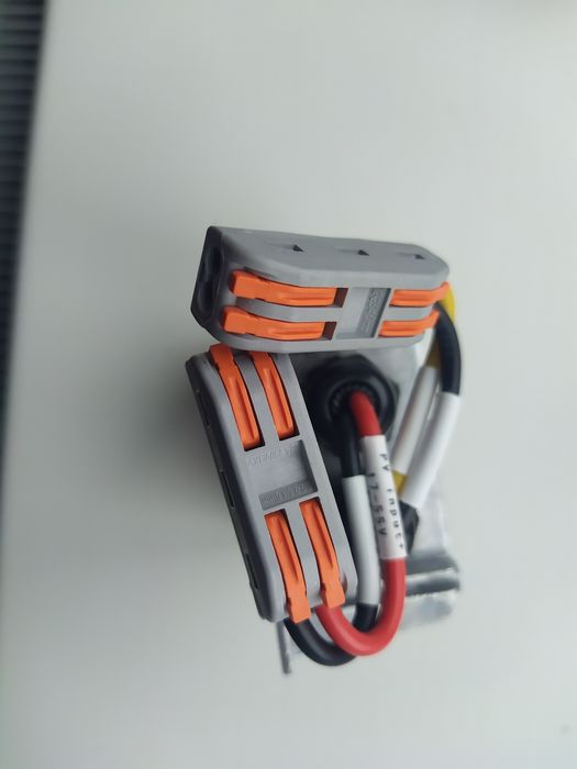 Підвищюючий сонячний контролер