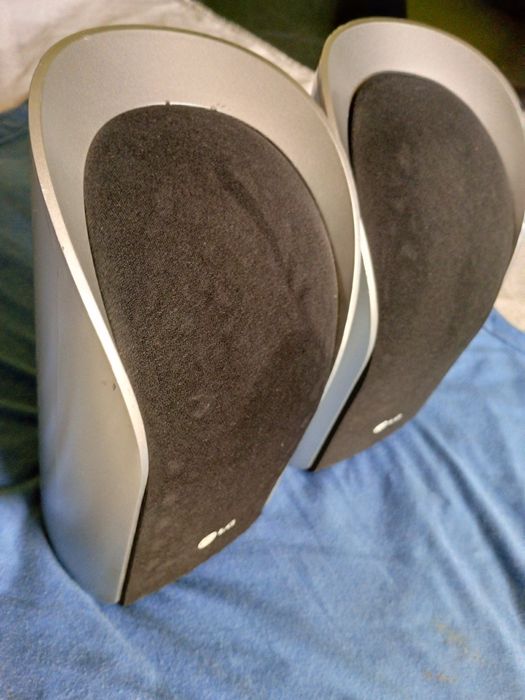 LG Колонки 8 Om 140 W