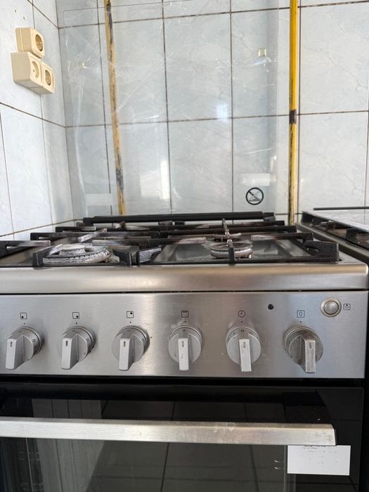 Продам газову плиту б.в