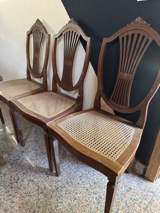 Cadeiras em madeira (antigas)