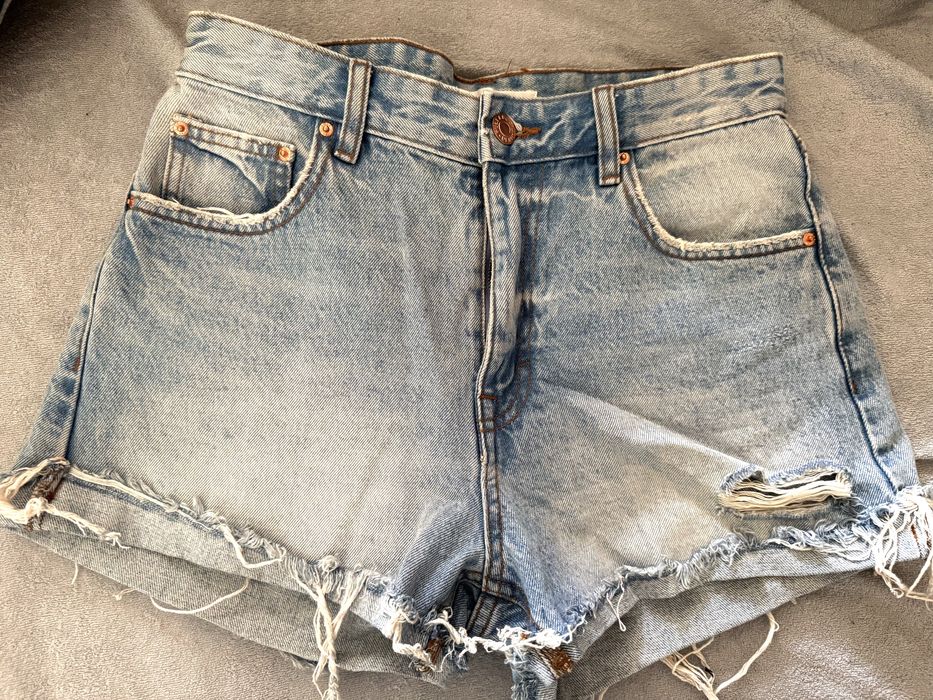 Krótkie jeansowe spodenki