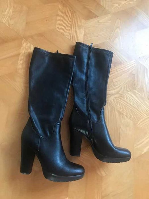 Buty czarne kozaki Deichmann na obcasie botki zimowe słupku 38