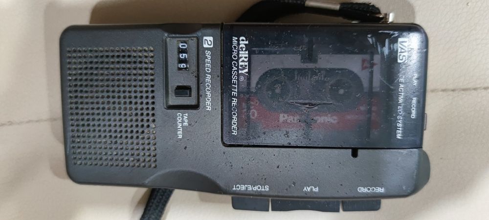 Диктофон ,магнитофон, стерео delREY   .