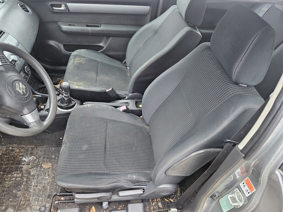 Suzuki Swift mk6 3D fotel lewy prawy kanapa