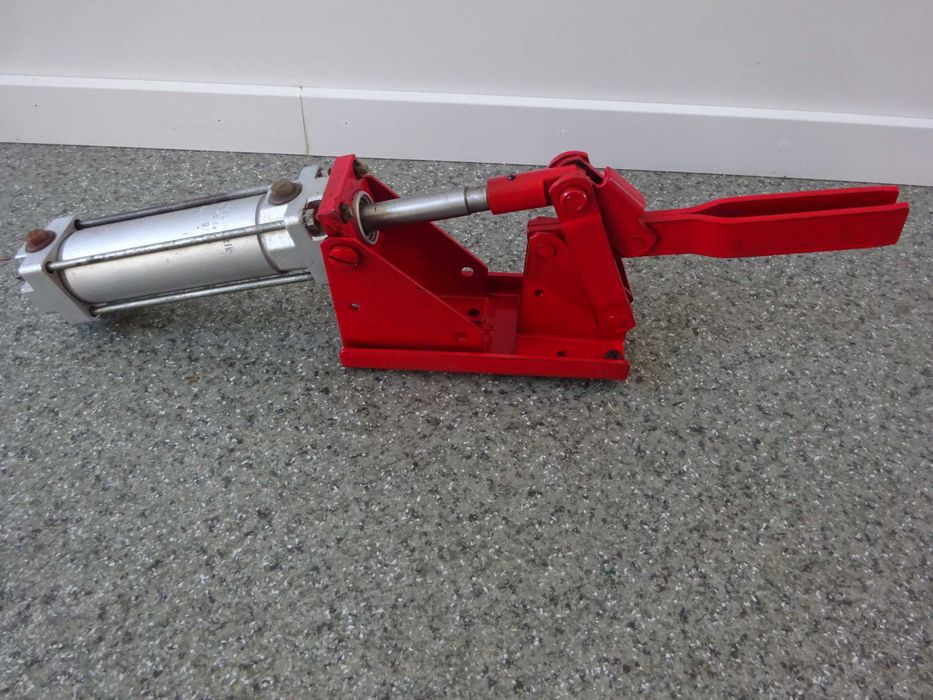 chwytak pneumatyczny orsta fi 40 mm skok 100 mm