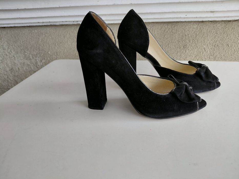 Подарую жіночі босоніжки