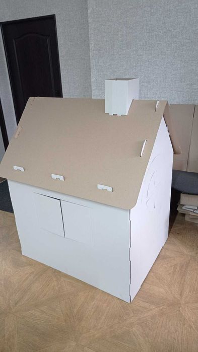 Картонный белый домик раскраска детский 110x80x120 см + наборы наклеек