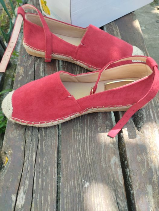 Мокасини жіночі.