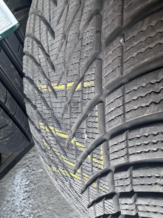 Зимові шини Goodyear Ultra Grip performance 3  255/45/r19 104v