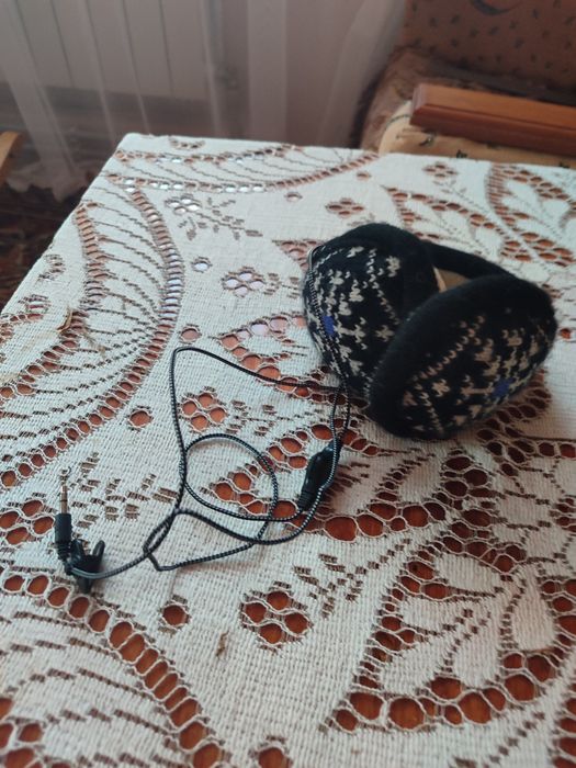 Хутряні навушники для музики