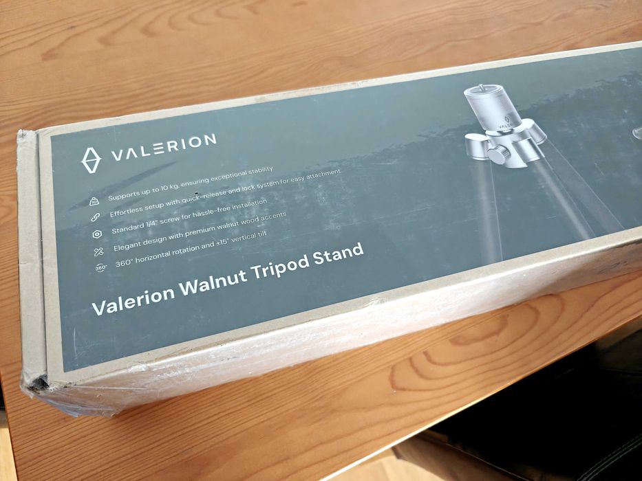 VALERION Tripé em madeira