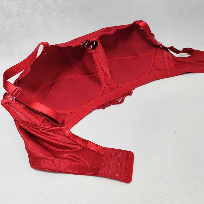 Biustonosz koronkowy na duży biust usztywniany 105DDD PLUS SIZE BS1
