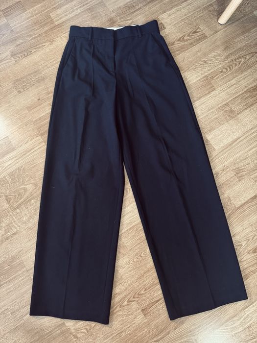 Spodnie materiałowe damskie Bershka