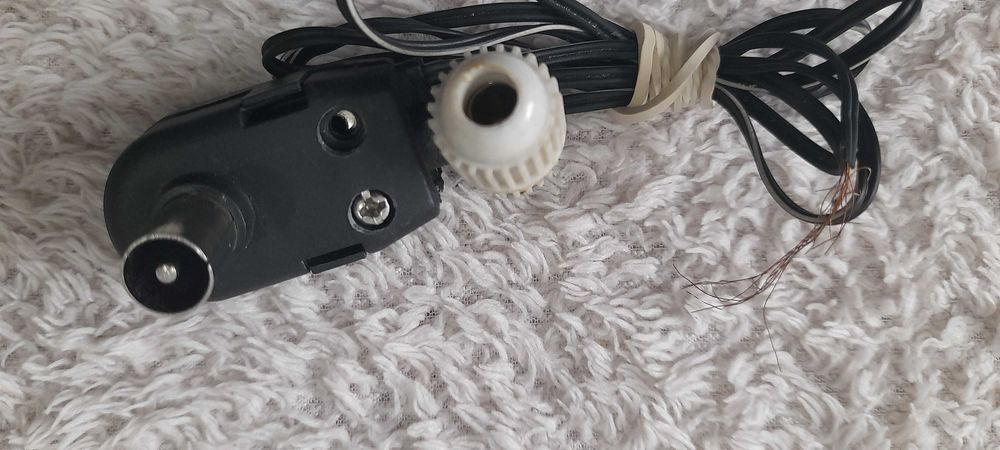 Wtyk antenowy używany