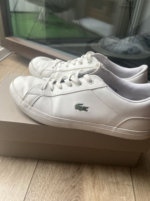 Lacoste 39 biale