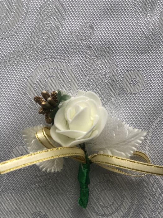 Весільні бутонєрки