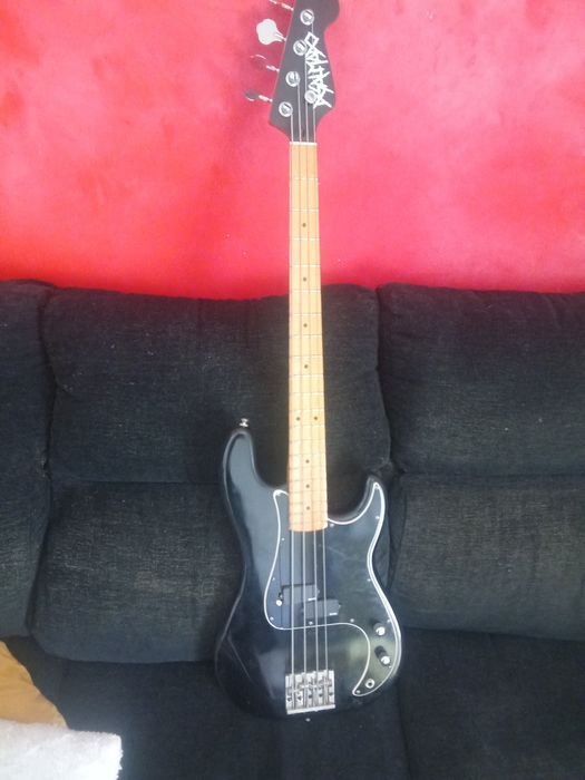 Baixo SX Precision bass