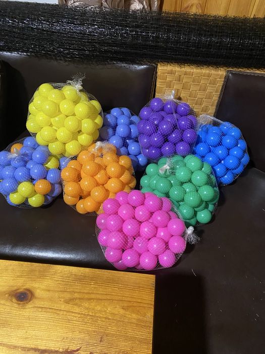 Дитячі пластикові кульки