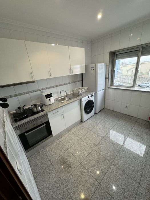 Quarto compartihado CUSTOIAS. (Sem caução)