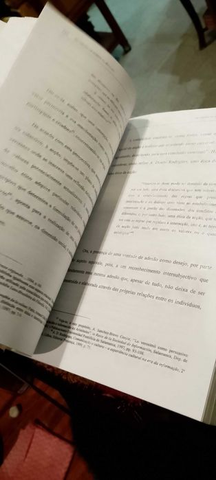 Estratégias Argumentativas na Comunicação Empresarial