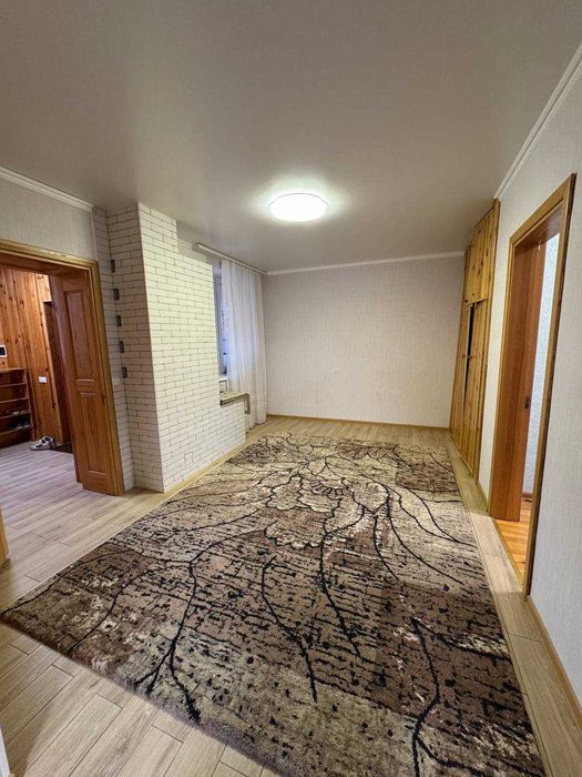 Елітний будинок у центрі, 192м², 5 соток, гараж, камін, веранди,меблі!