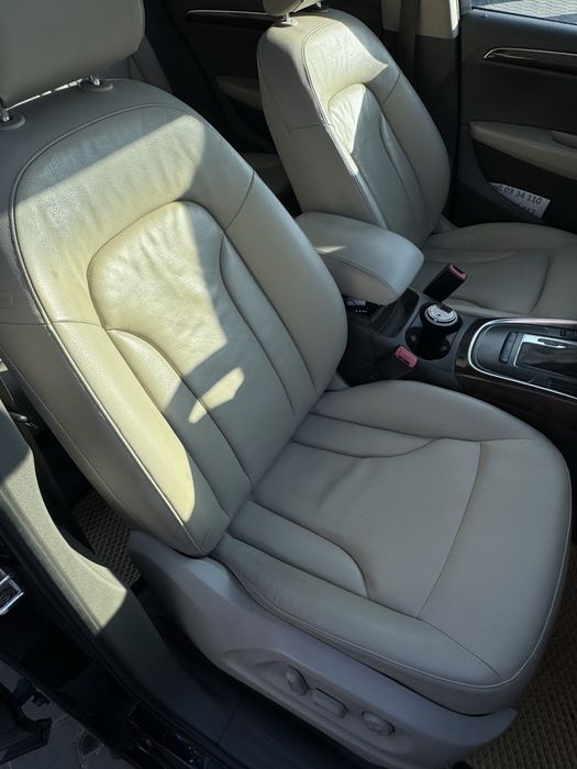 Продам Audi Q5 2010