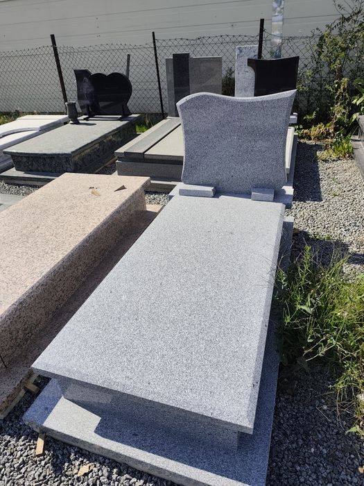 Nagrobki granitowe